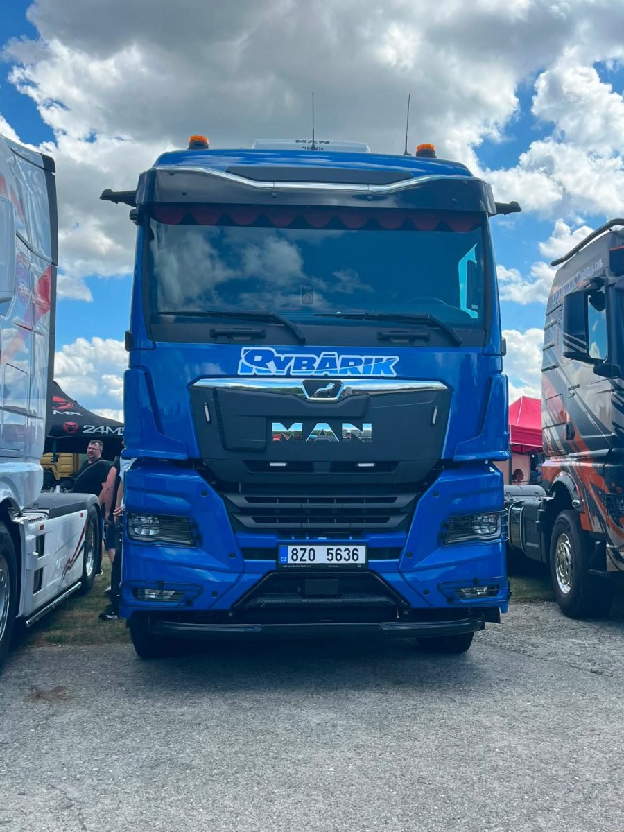 Nový silák MAN TGX 640 pro přepravu těžké techniky